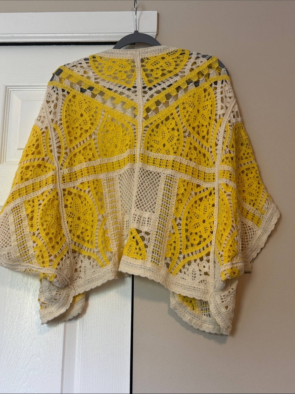 POL Crochet Open-Front Sweater in Yellow and Cream - Picture 5 of 5